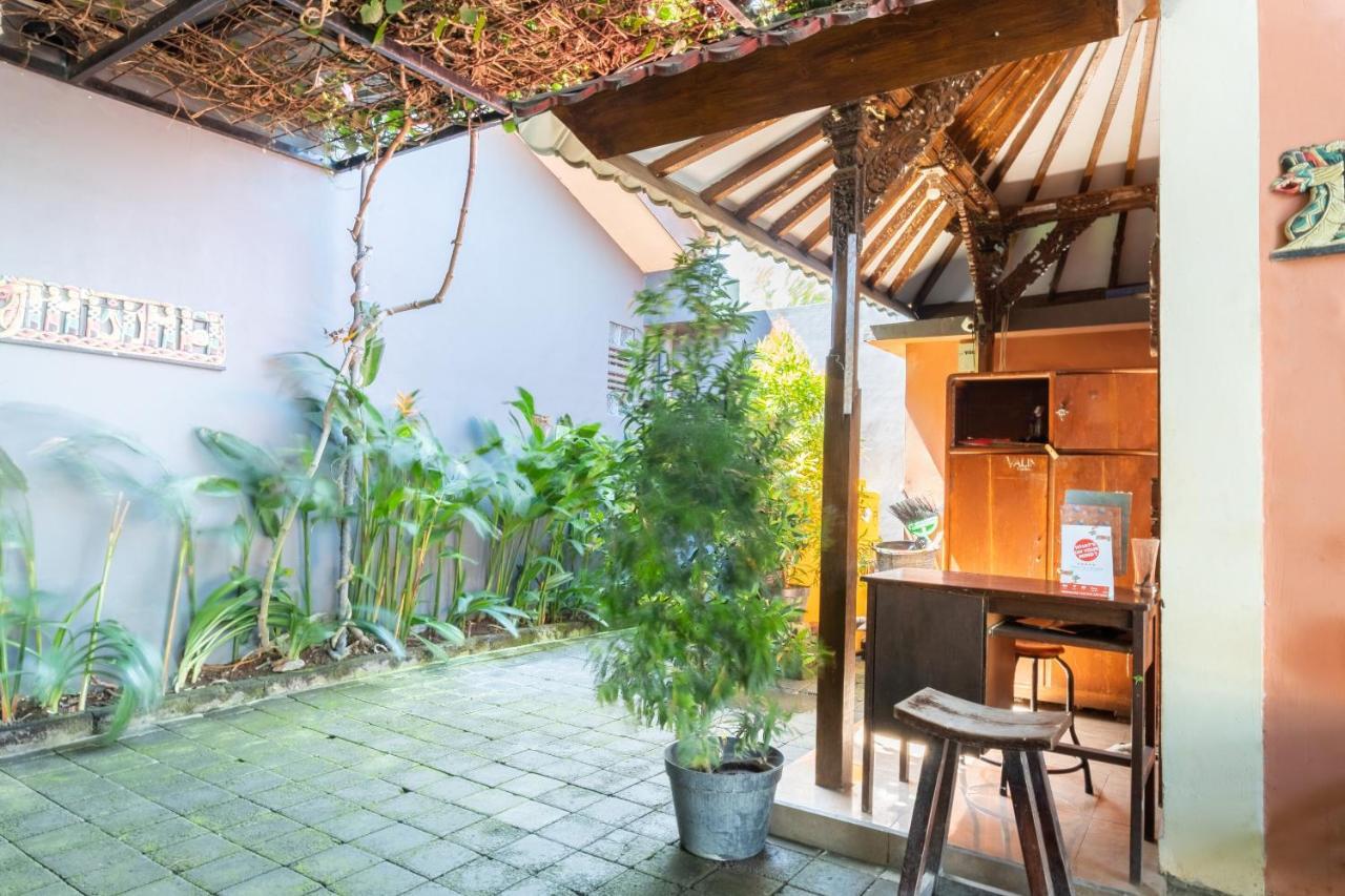 Oyo 3775 Ketut Inn Pesanggaran Экстерьер фото